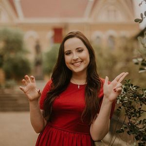 Meet your Posher, Caitlin